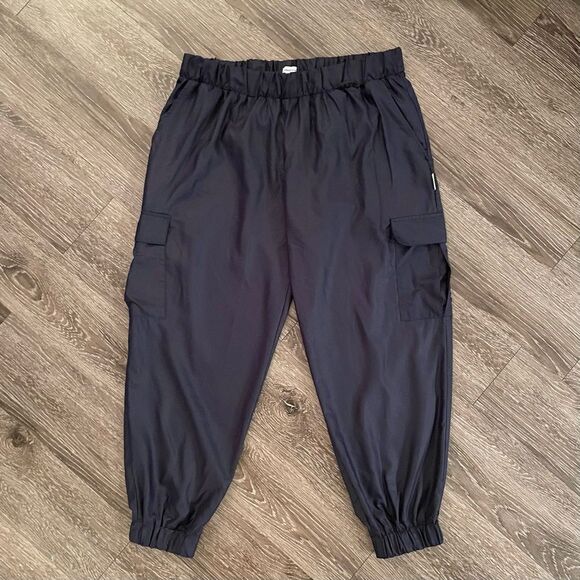 Green cloud LAB Joggers - Picture 1 of 6